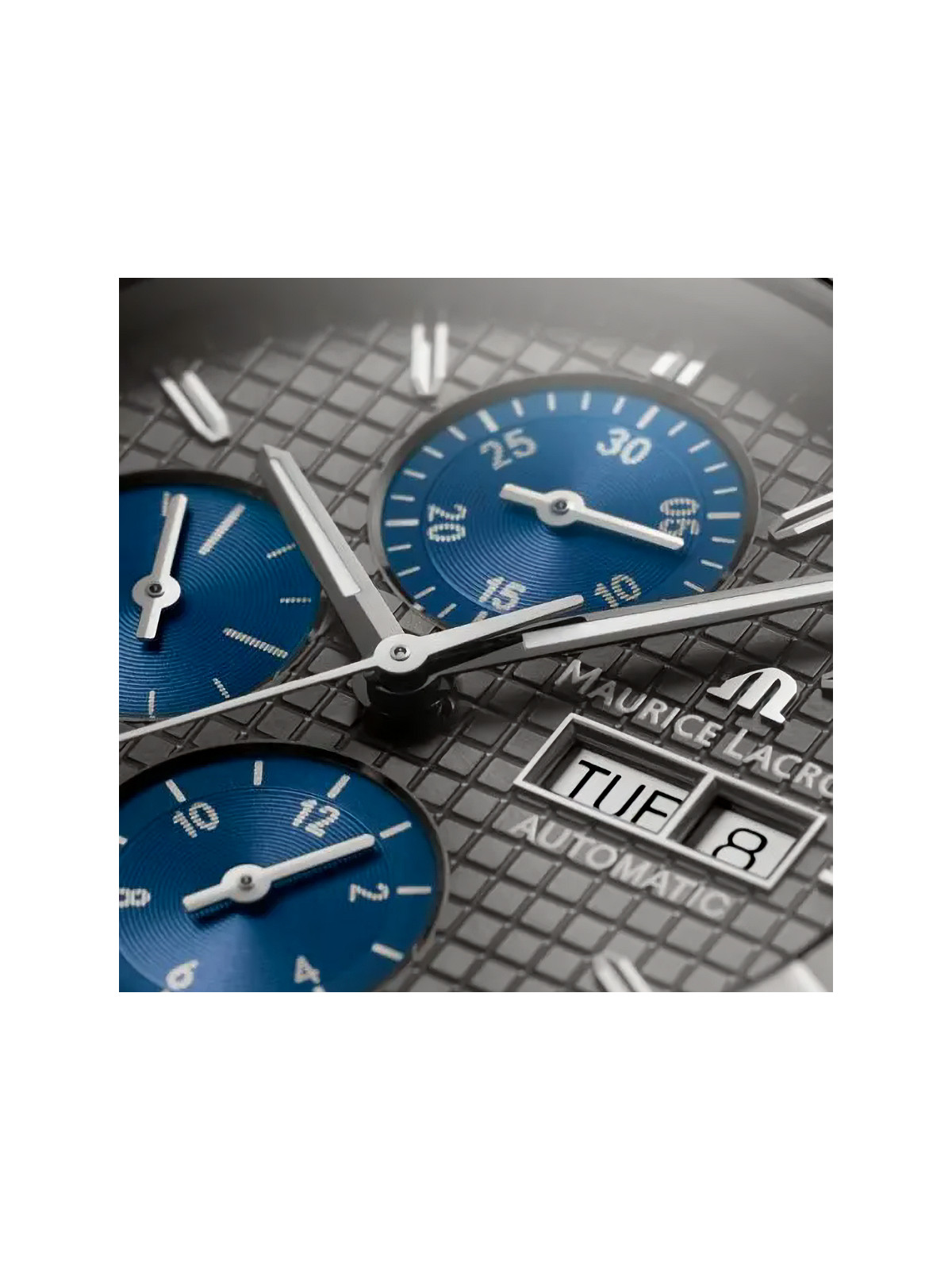 Maurice Lacroix AIKON Automatic Chronograph Titanium 44mm AI6038-TT032-330-1 dettaglio